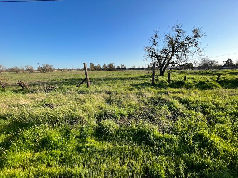 More Photos Of Boessow Rd, Galt Land For Sale