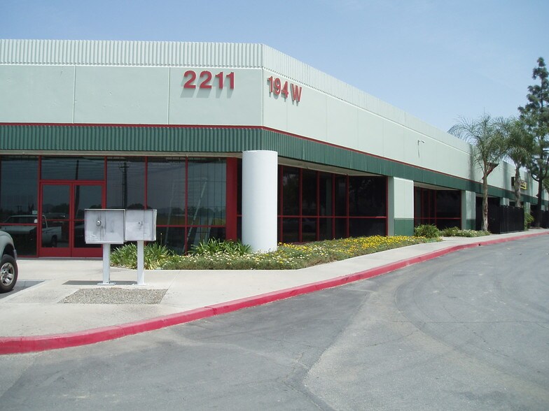 More Photos Of 2211 S Hunts Ln, San Bernardino Showroom For Lease