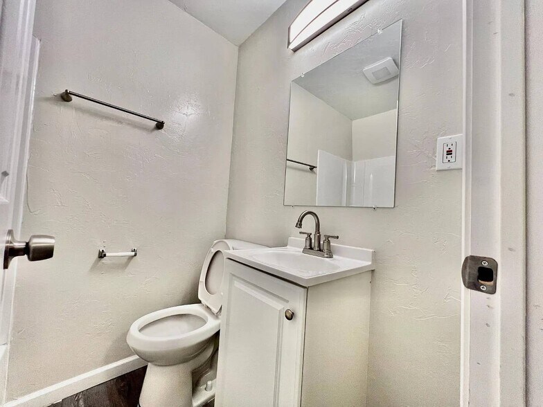 More Photos Of 3100 S Dumas Ln, Oklahoma City Apartments For Sale