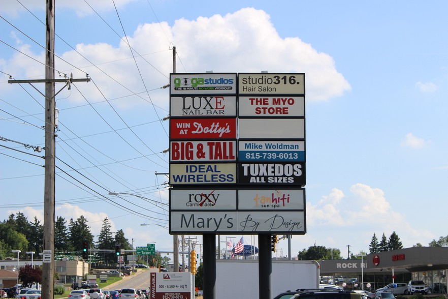 More Photos Of 300-320 N Alpine Rd, Rockford General Retail For Sale