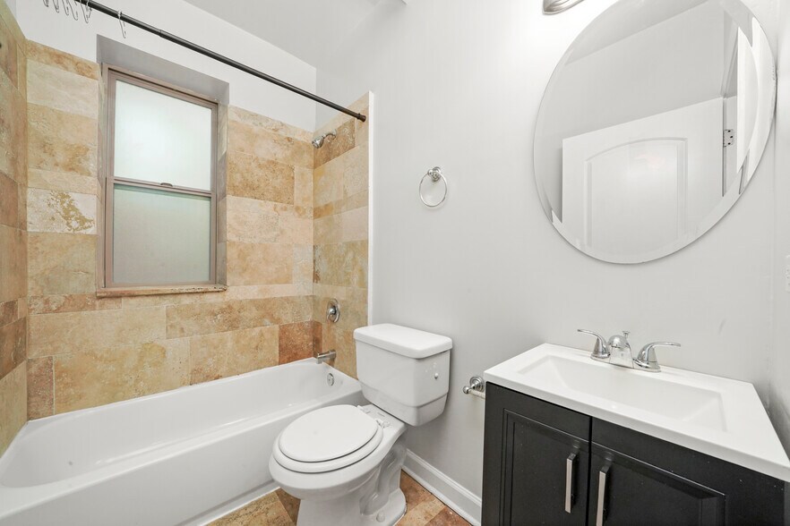More Photos Of 2038-2048 W Touhy Ave, Chicago Apartments For Sale
