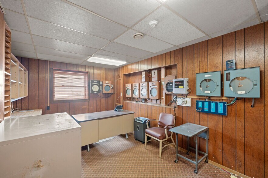 More Photos Of 1072 Main St, West Warwick Office For Sale