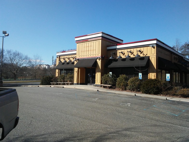 Primary Photo Of 3810 Wards Rd, Lynchburg Restaurant For Sale