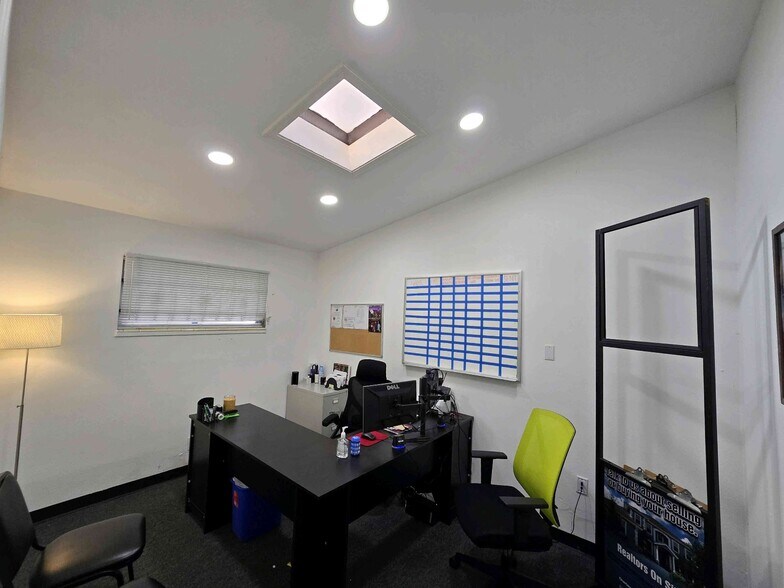 More Photos Of 1212 Crosstimbers St, Houston Office Residential For Sale