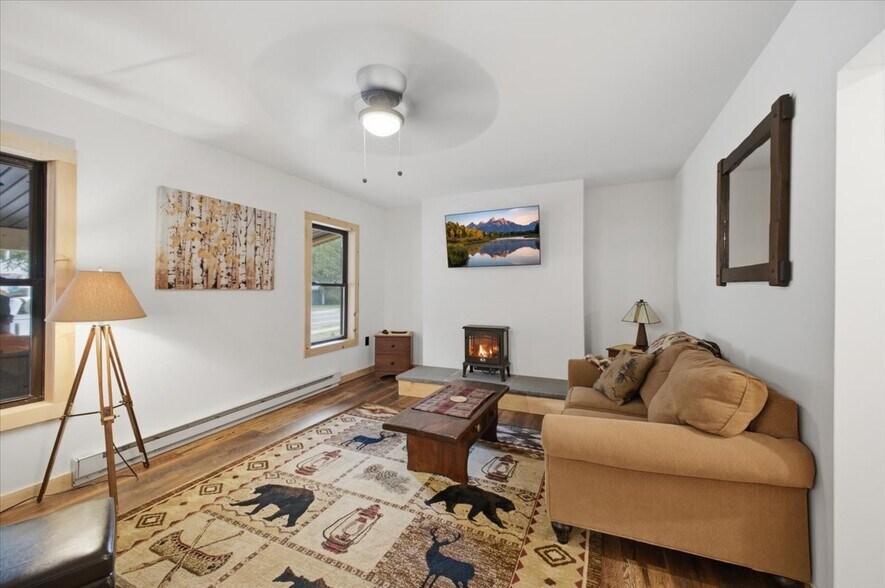 More Photos Of 6275 State Highway 30, Indian Lake Flex For Sale