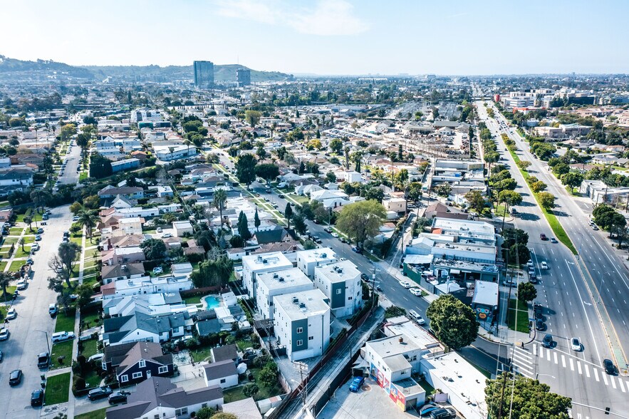 More Photos Of 1818 Thurman Ave, Los Angeles Apartments For Sale