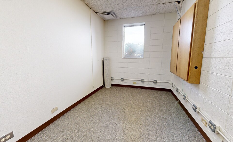 More Photos Of 940 E Lincoln Rd, Idaho Falls Office For Lease