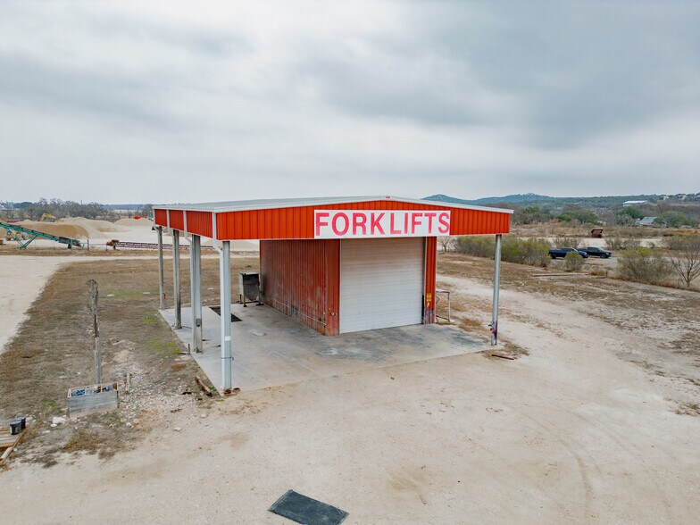 More Photos Of 120 Hermann Sons Rd, Comfort Warehouse For Lease