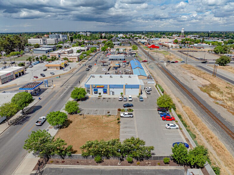 More Photos Of 509 S Gateway Dr, Madera General Retail For Sale