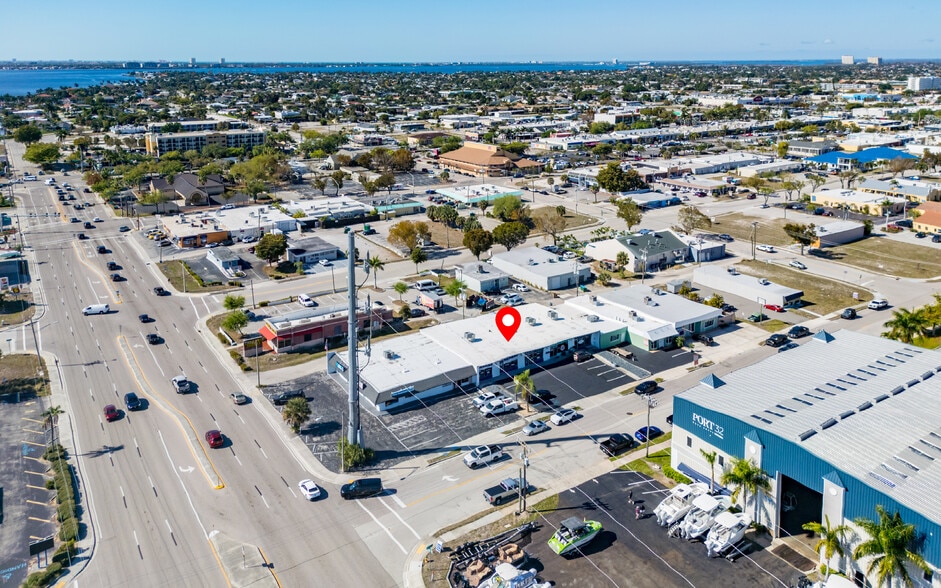 More Photos Of 1520 SE 46th Ln, Cape Coral Freestanding For Lease