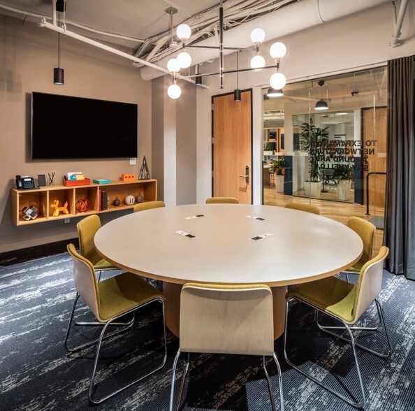 101 N Tryon St, Charlotte, NC 28246 Coworking Space