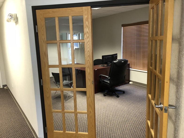 More Photos Of 1515 E Cleveland Ave, Monett Office For Lease
