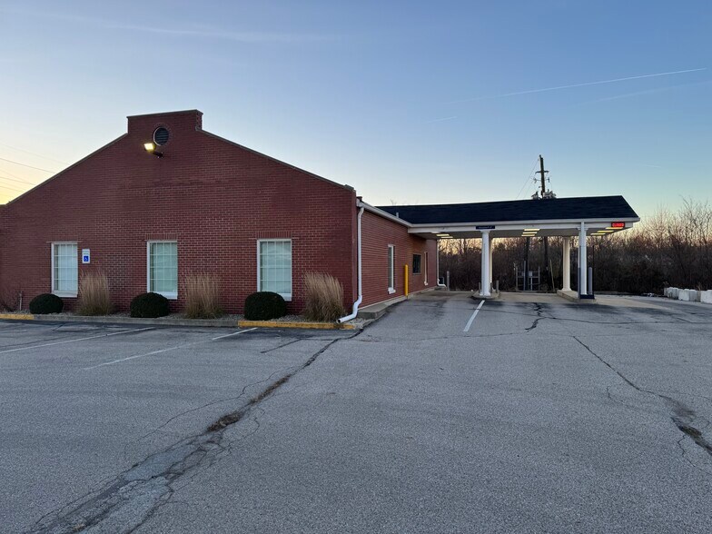More Photos Of 6912 Madison Ave, Indianapolis General Retail For Sale
