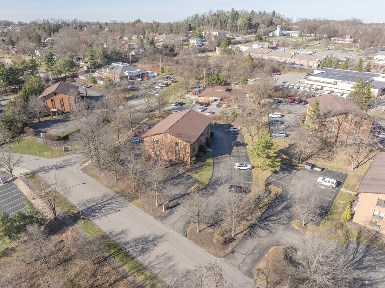 More Photos Of 600 Commerce Dr, Coraopolis Office Residential For Lease