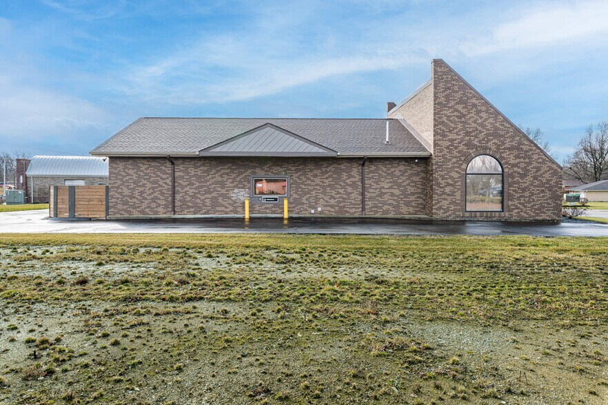 More Photos Of 3210 Seajay Dr, Beavercreek Bank For Sale