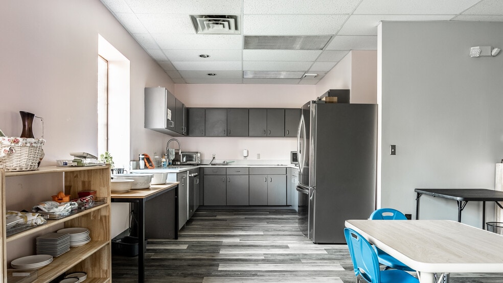 More Photos Of 11712 N Michigan Rd, Zionsville Office For Sale