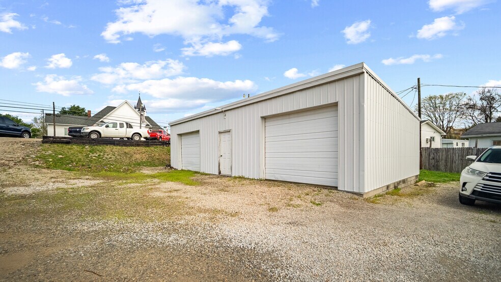 More Photos Of 601 E Main St, West Union Land For Sale