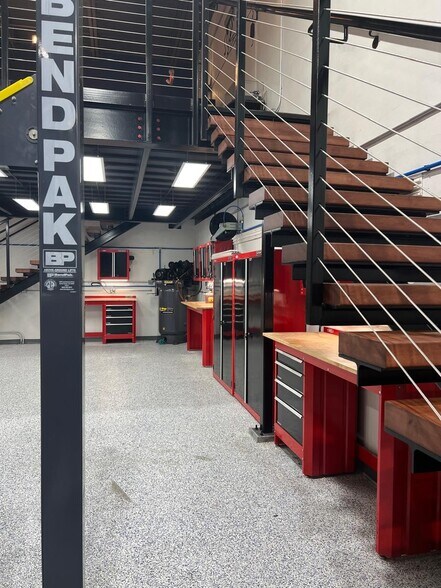 More Photos Of 1200 NE 15th St, Fort Lauderdale Warehouse For Sale