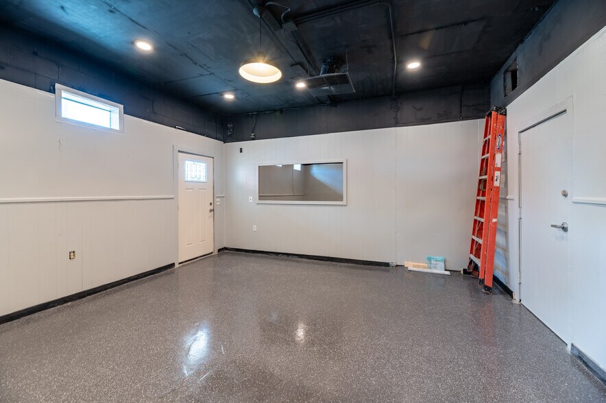 More Photos Of 13957 Mt Pleasant Rd, Jacksonville Office For Sale