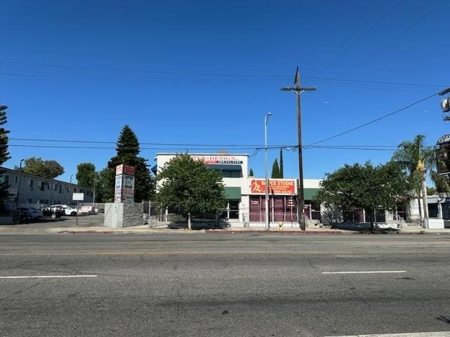 Primary Photo Of 6011-6015 Reseda Blvd, Tarzana Auto Repair For Sale