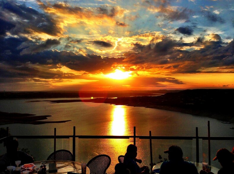 More Photos Of 3700 Rr 620 N, Austin Light Manufacturing For Sale