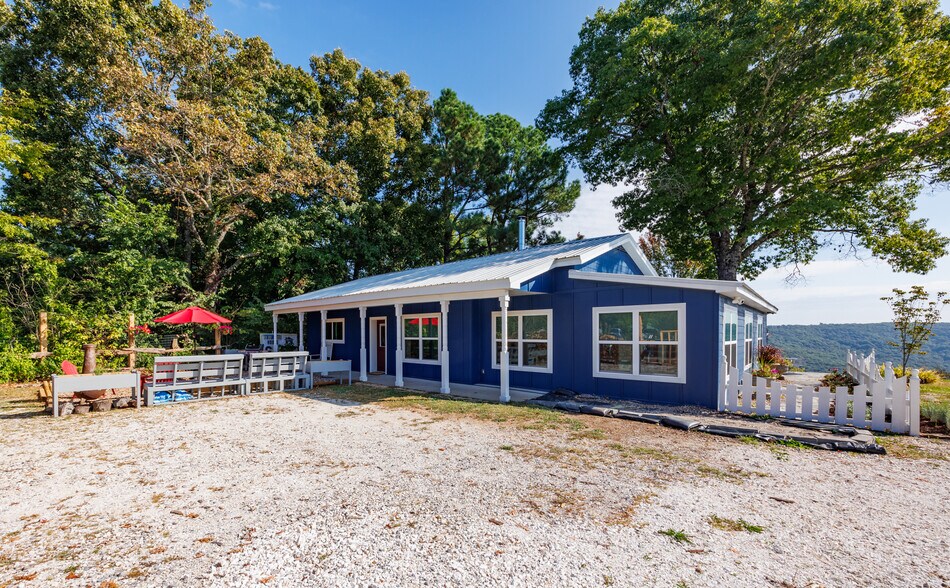 More Photos Of 21588 HWY 71, Winslow General Retail For Sale