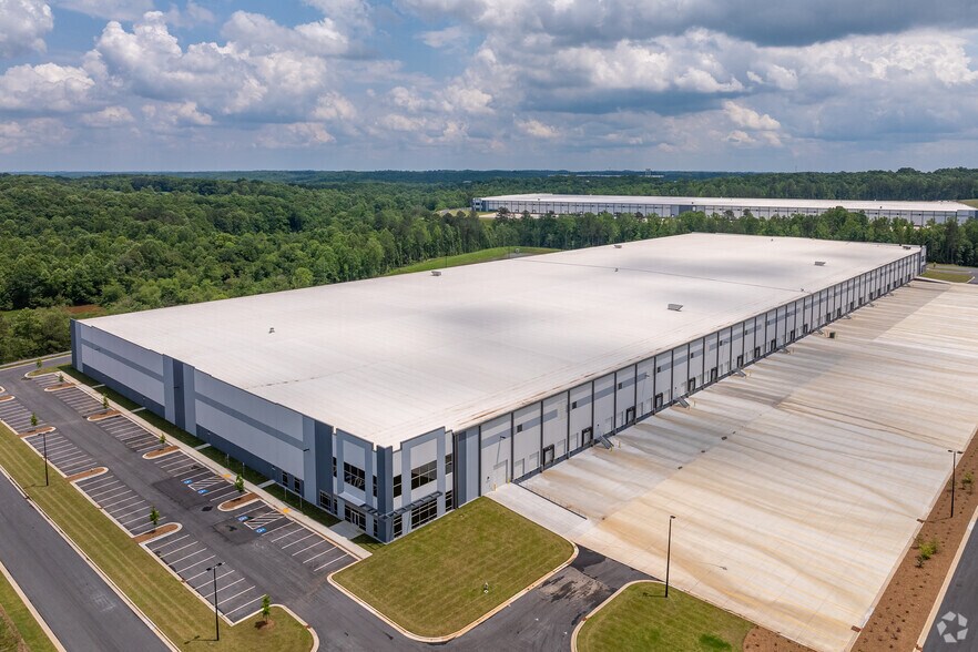 More Photos Of 350 Raco Pky, Pendergrass Unknown For Lease