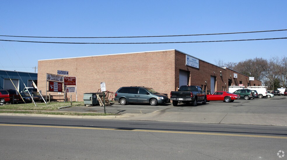 Primary Photo Of 9090-9106 Euclid Ave, Manassas Warehouse For Lease