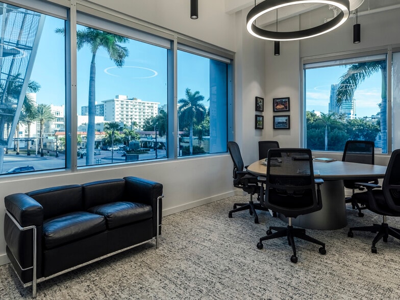 More Photos Of 555 Washington Ave, Miami Beach Office For Lease