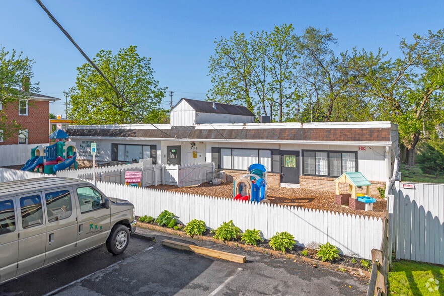 More Photos Of 308 Compton Ave, Laurel Daycare Center For Sale
