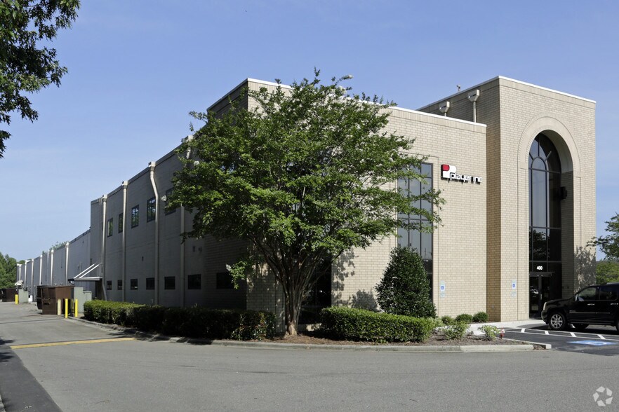 More Photos Of 102-400 Westwood Shopping Ctr, Fayetteville Unknown For Lease