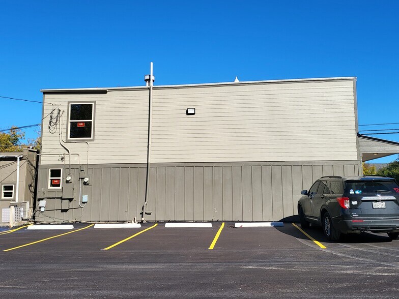 More Photos Of 1701 Avenue M, Temple Freestanding For Lease