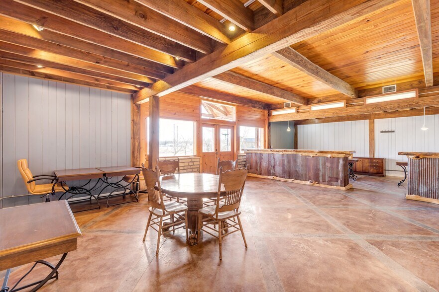 More Photos Of 1374 State Hwy 71, Bastrop Flex For Lease