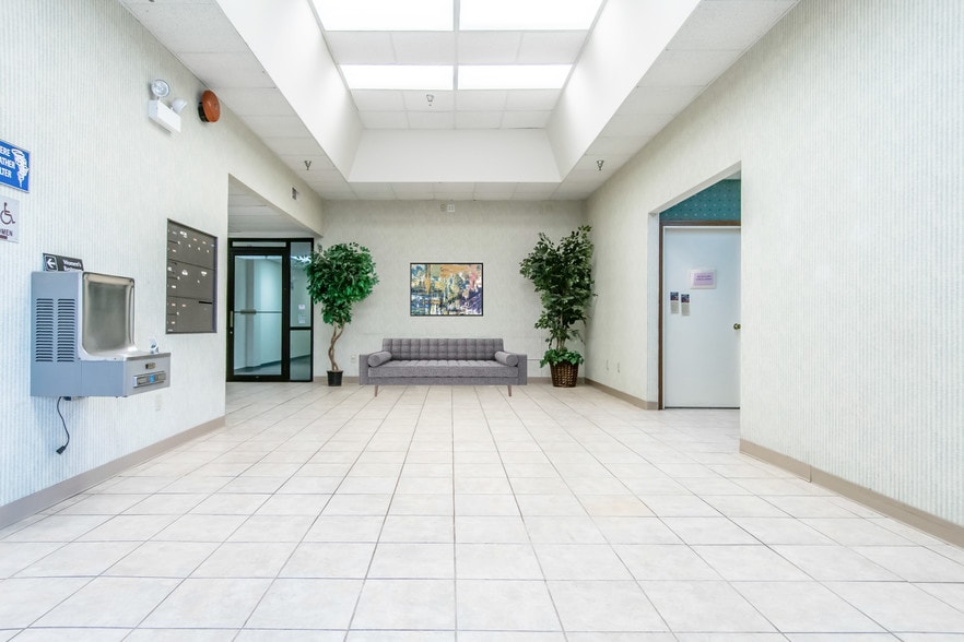 More Photos Of 1715 N Division St, Morris Unknown For Lease