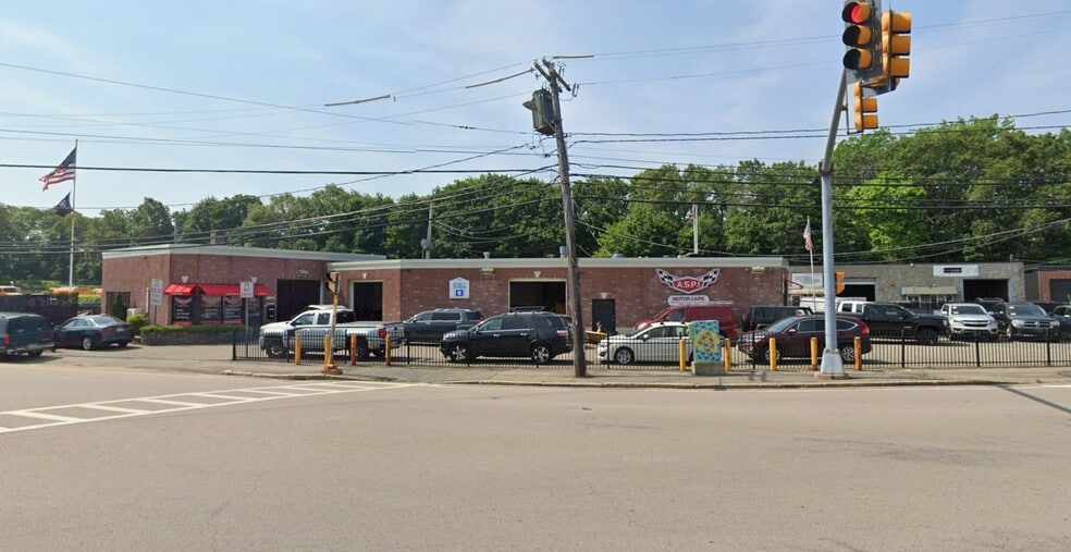 Primary Photo Of 219 Milton St, Dedham General Retail For Sale