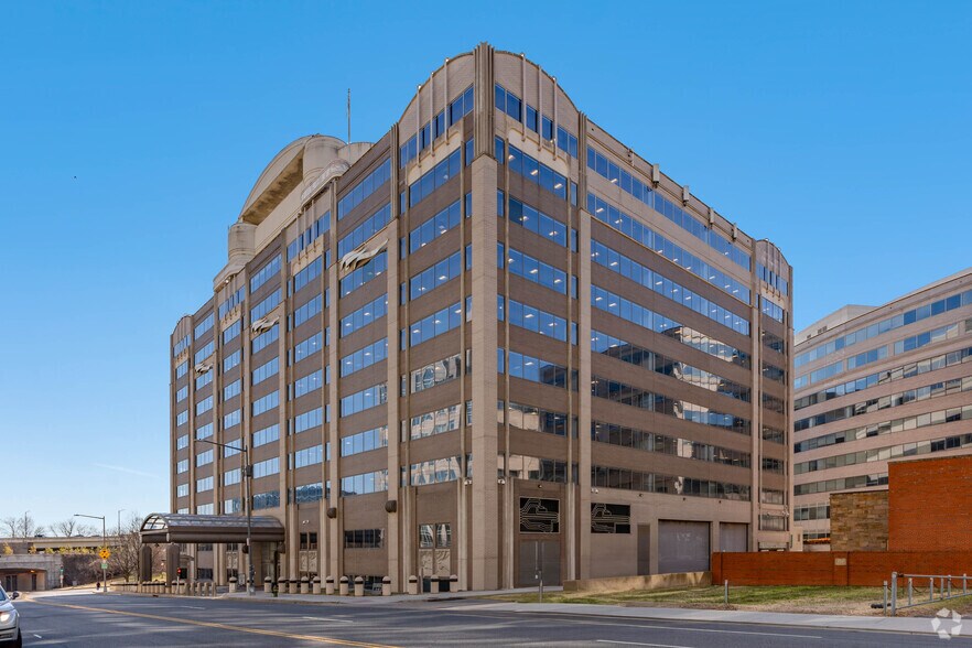 More Photos Of 445 12th St SW, Washington Office For Lease