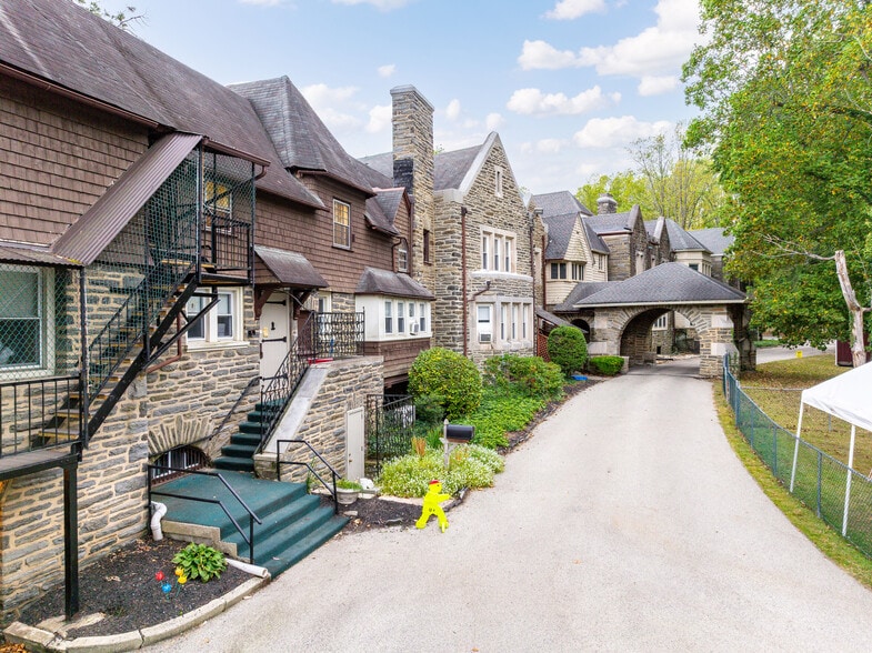 More Photos Of 200 Camp Hill Rd, Fort Washington Specialty For Sale