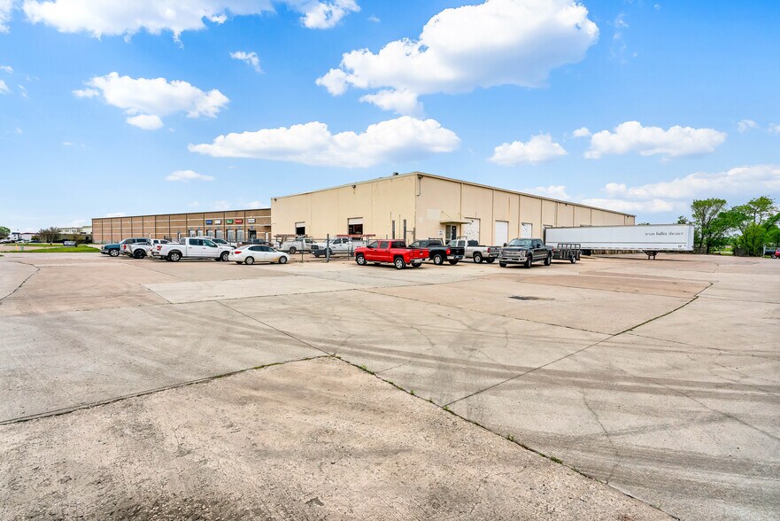 More Photos Of 2355 Pecan Ct, Haltom City Unknown For Lease