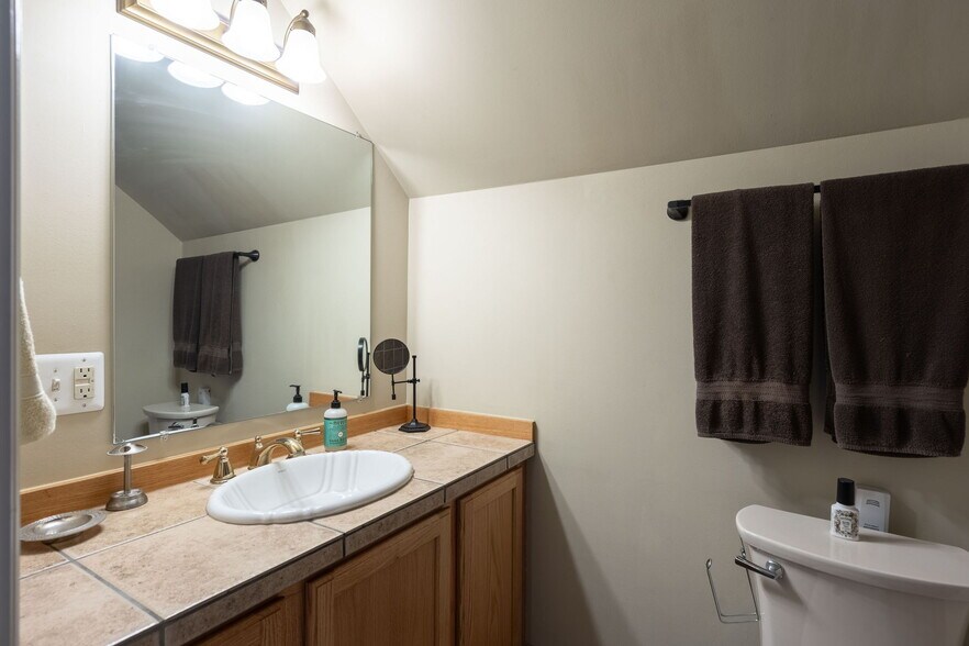 More Photos Of 206 E Liberty St, Milford Medical For Sale
