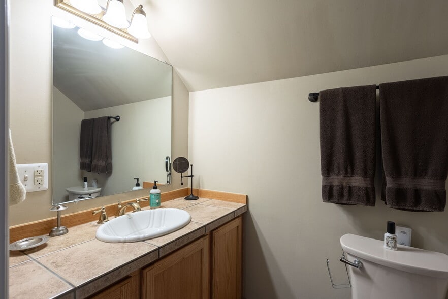 More Photos Of 206 E Liberty St, Milford Office For Sale