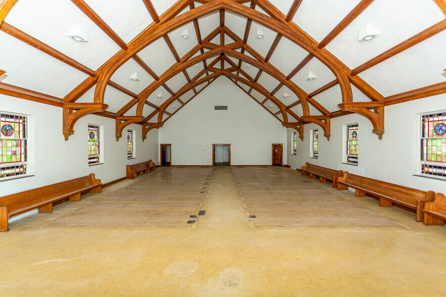 More Photos Of 2001 Avenue Z, Birmingham Religious Facility For Sale