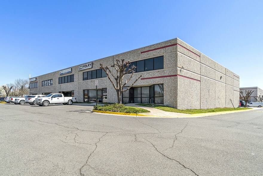 More Photos Of 8390 Terminal Rd, Lorton Flex For Sale