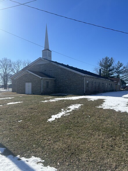 More Photos Of 404 S West St, Greenfield Religious Facility For Sale