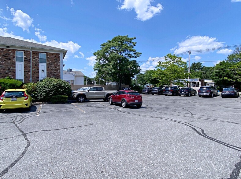 More Photos Of 25 Lowell St, Wilmington Loft Creative Space For Sale