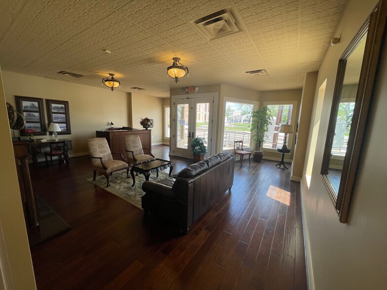 More Photos Of 148 S Houston St, Wharton Office For Sale