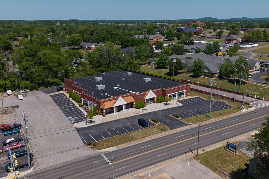 More Photos Of 907 W Main St, Lebanon Storefront Retail Office For Lease