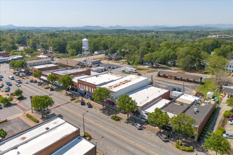 More Photos Of 303 E Main St, Pickens General Retail For Sale