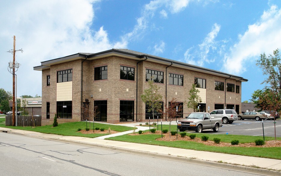 More Photos Of 6885 W 151st St, Overland Park Medical For Lease