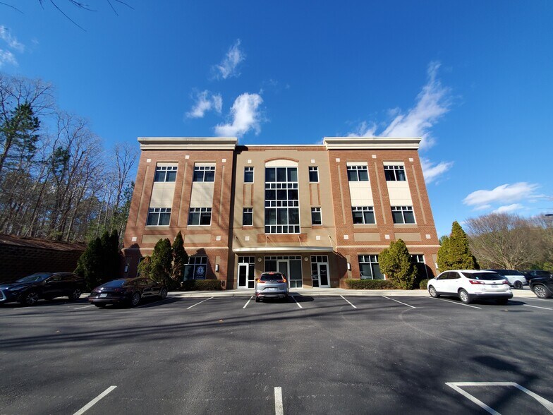 More Photos Of 160 MacGregor Pines Dr, Cary Medical For Sale