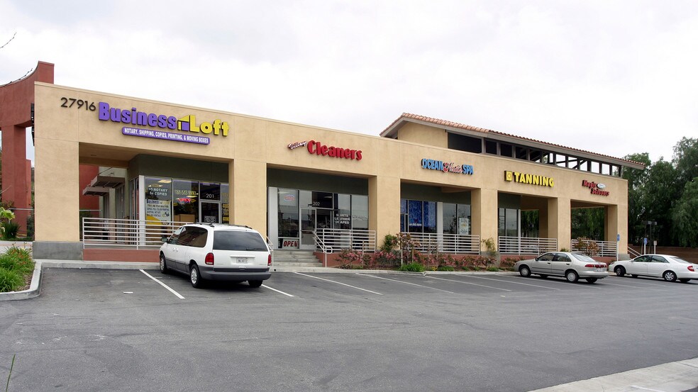More Photos Of Seco Canyon Rd @ Copper Hill Dr, Santa Clarita Unknown For Lease